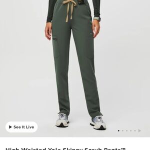 High Waisted Figs Moss Yola scrub. Size XS. 
Tags not on but never been worn.